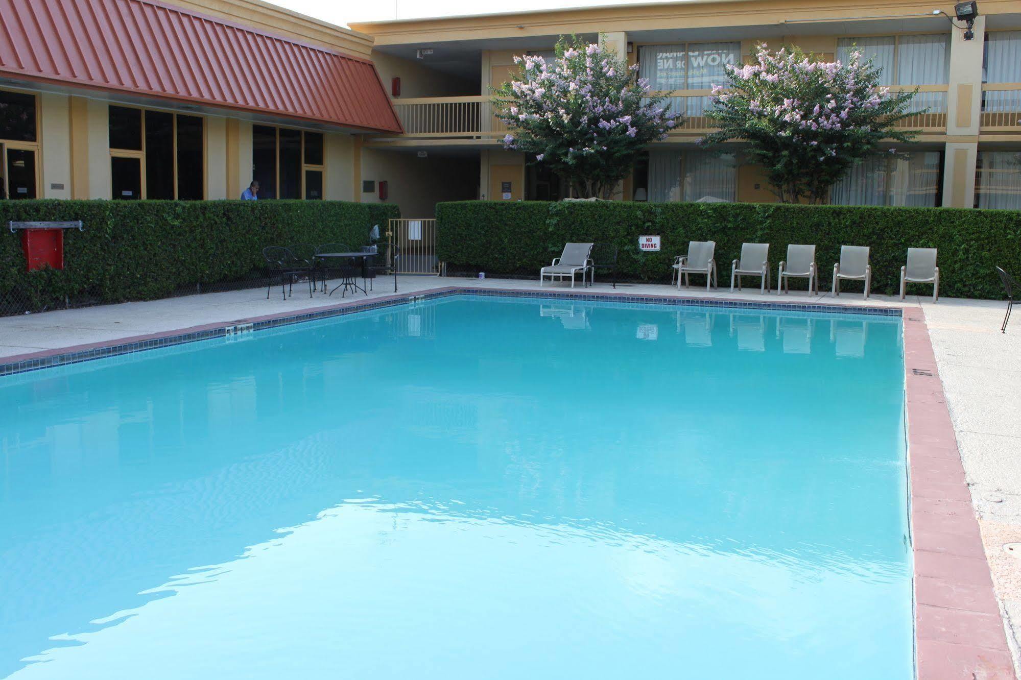 Hotel Elev8 Conroe Exterior foto
